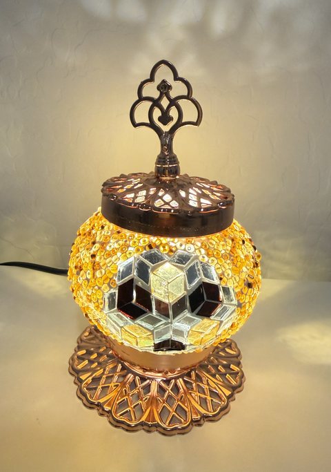 Golden Honeycomb Globe Lamp